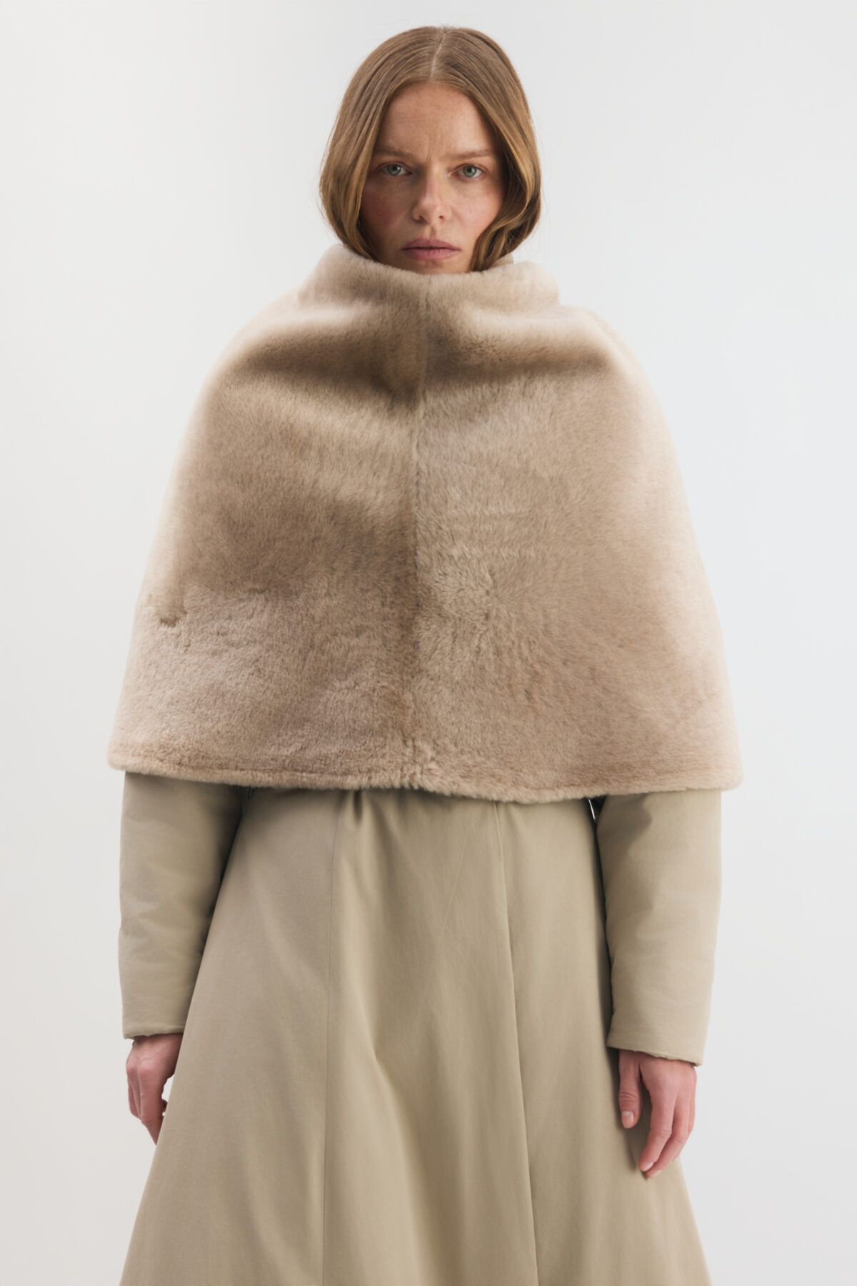 Cape made of thick, rich wool