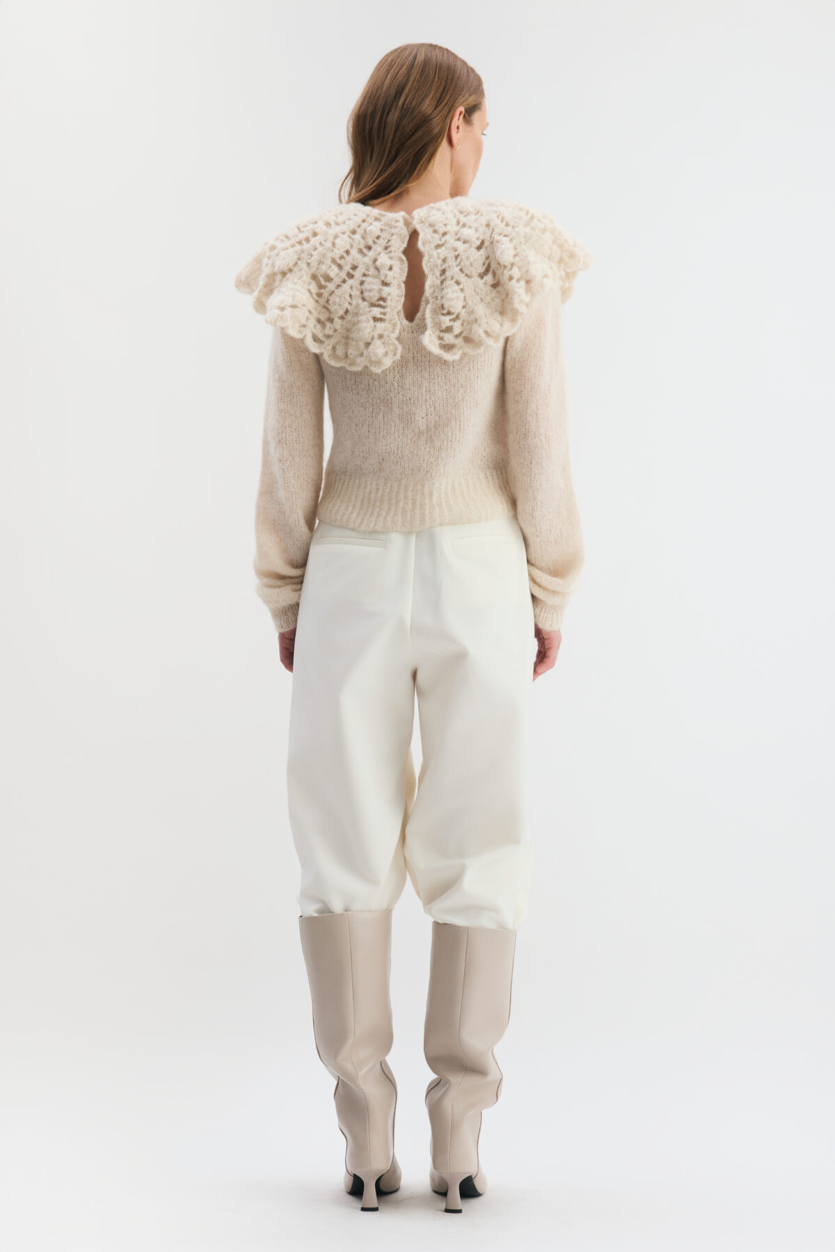 Sweter z kołnierzem Flour