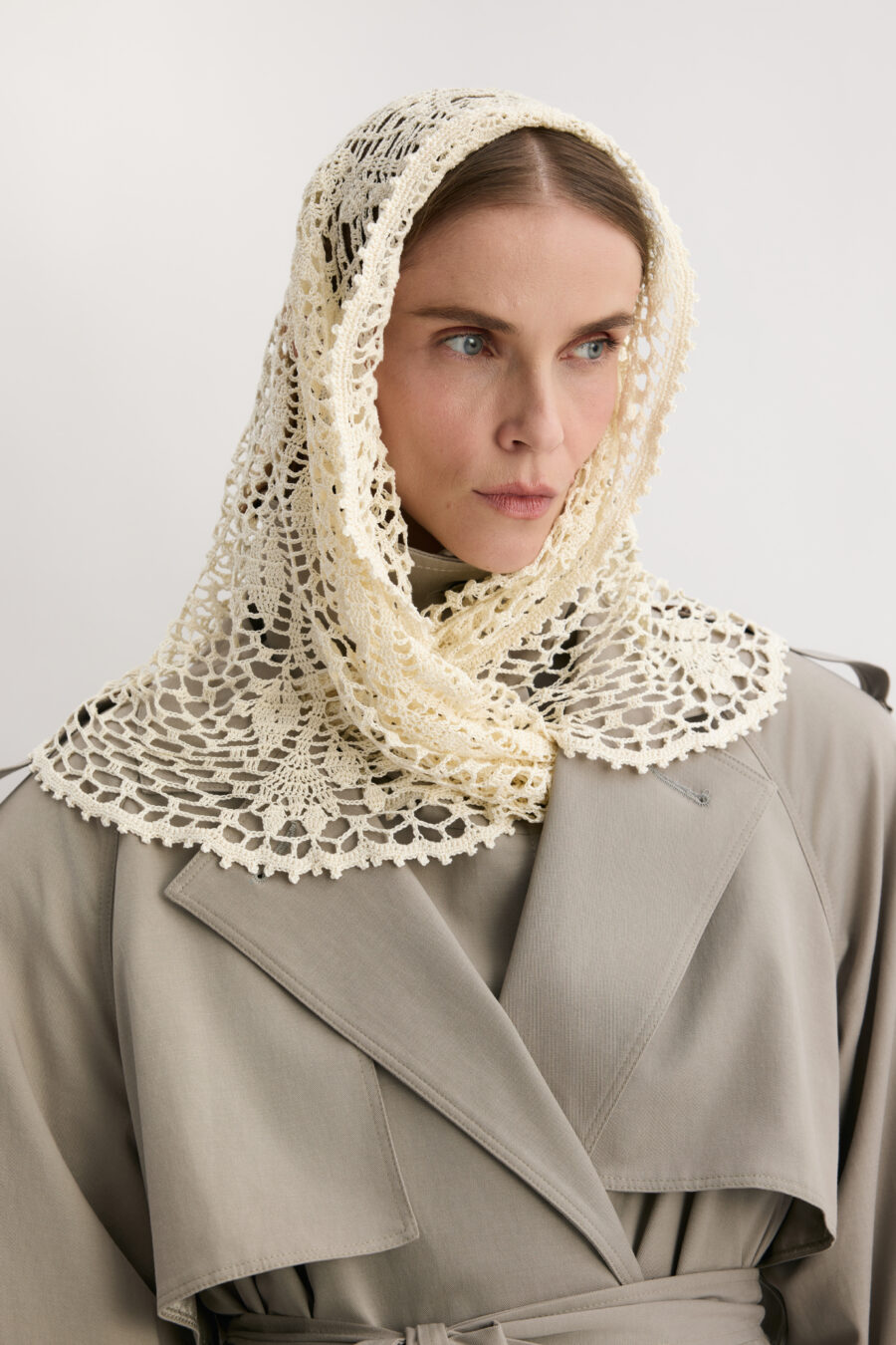 KAREN ARCANJO ręcznie zrobiona chusta na szydełku