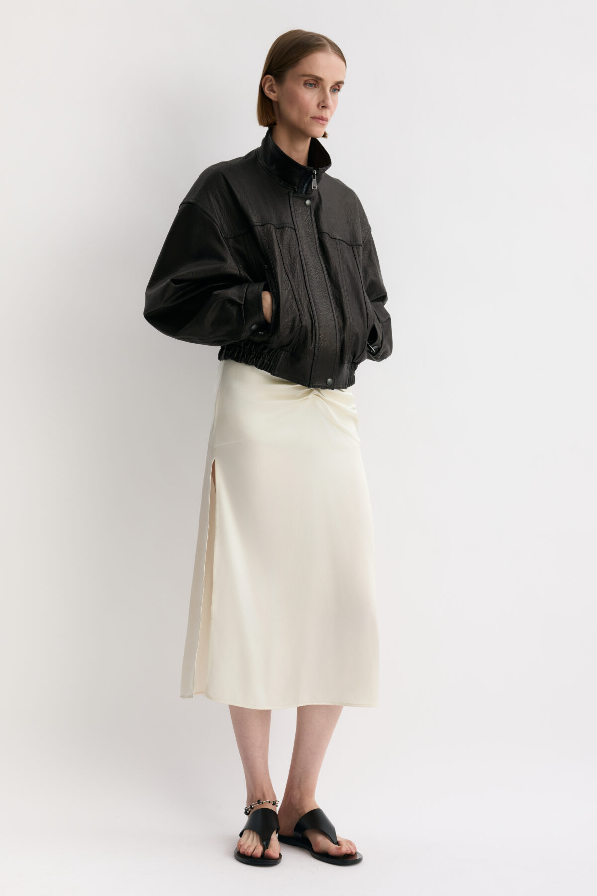 Krótka kurtka Rori ze skóry w kolorze czarnym